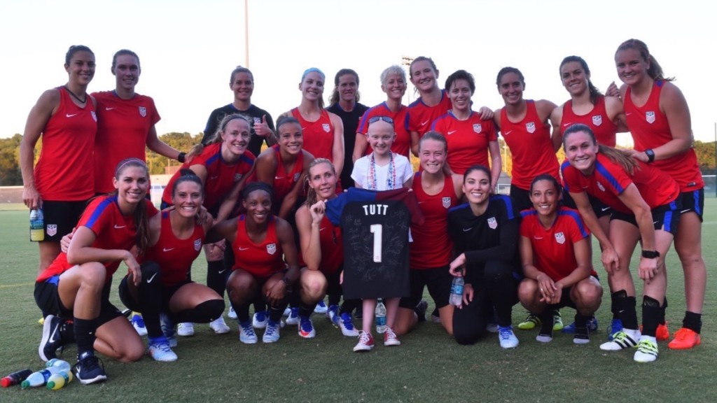 Kodi Tutt joined the U.S. Women's National Team for a team photo